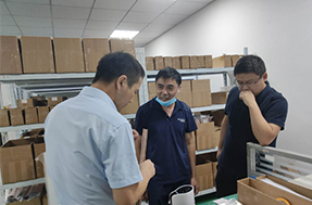 EMI標準彈片訂購商前來我司參觀--易密斯專業(yè)生產(chǎn)